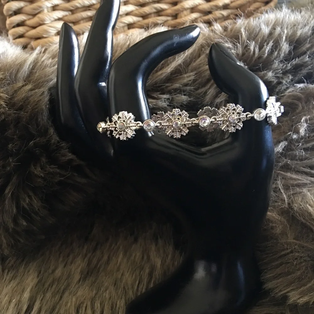 Vintage aurora borealis snowflake bracelet